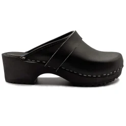 AM-Toffeln Swedish Style Clogs in Black (100)