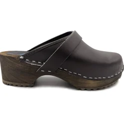 AM-Toffeln Swedish Style Clogs in Dark Brown (100)