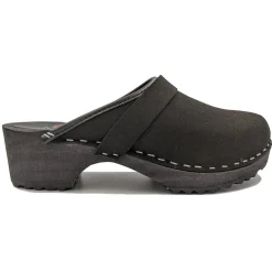 AM-Toffeln Swedish Style Clogs in Black Suede (100)