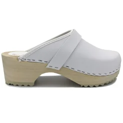 AM-Toffeln Swedish Style Clogs in White (100)