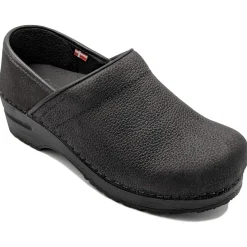 Sanita Professional Oiled Closed Clogs in Black (450206)