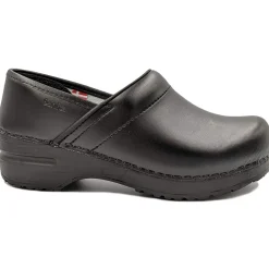 Sanita Professional Smooth Closed Clogs in Black (1500006)