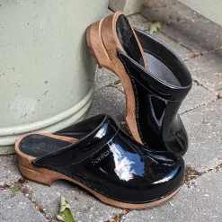 Sanita Retro Patent Danish Clogs in Black (457012)